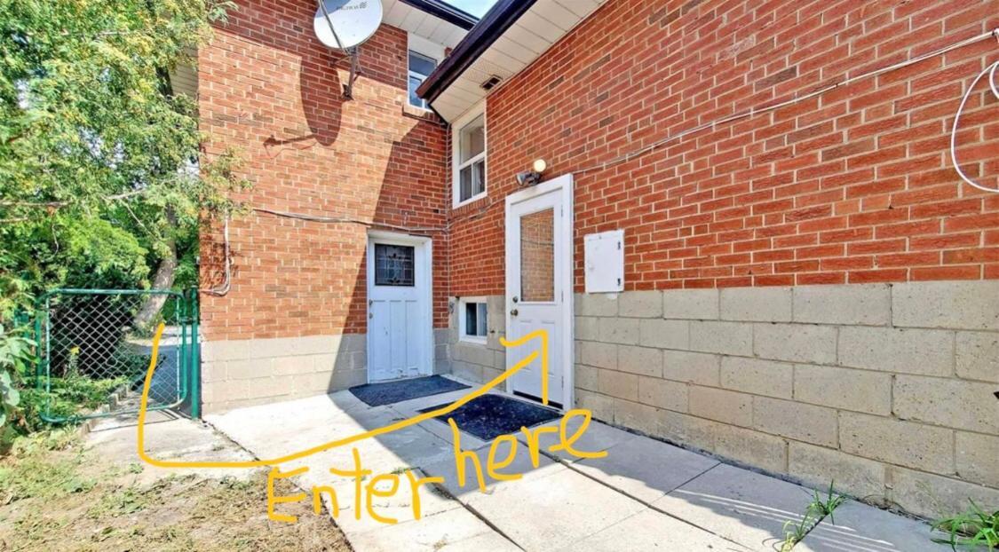 Cozy & Convenient 2-Bedroom Apartment With Private Entrance Toronto Exterior photo